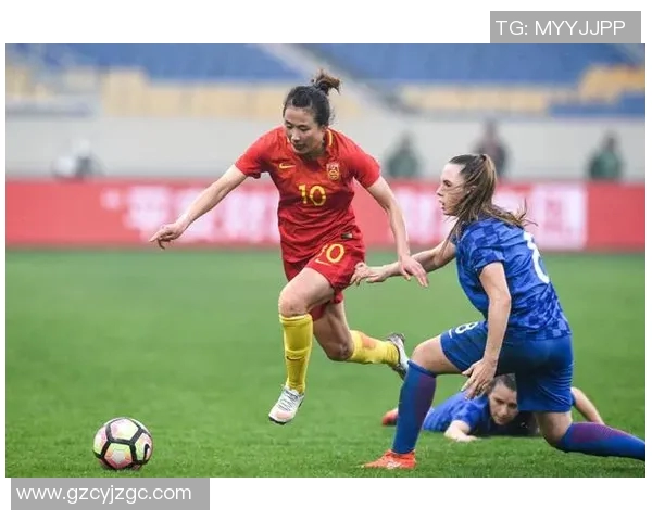 杨丽独家揭秘：深入解析足球技巧与战术心得分享