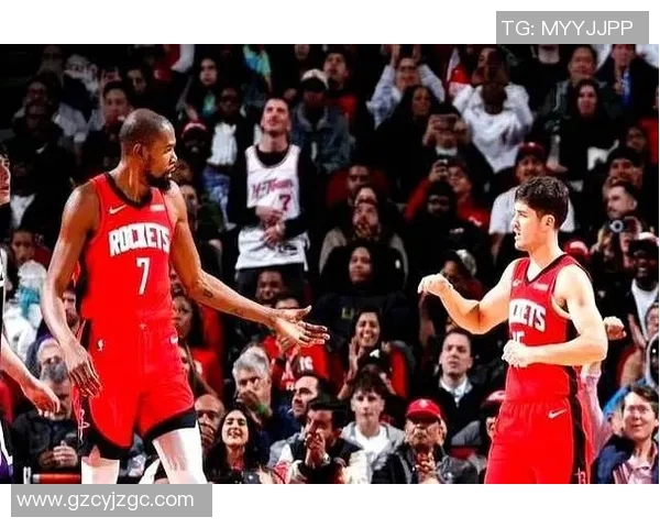 2012年NBA火箭与活塞激战回顾精彩瞬间与球员表现分析