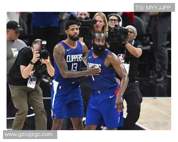 2014年骑士与快船对决回顾：经典比赛瞬间与球星表现分析