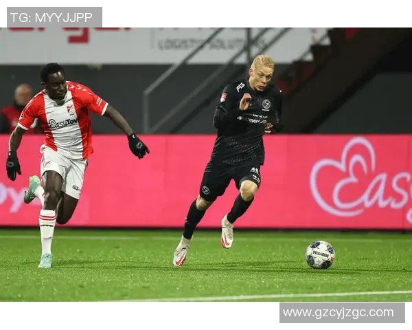 埃门与赫拉克勒斯的激烈对决揭示足球战术与团队合作的重要性