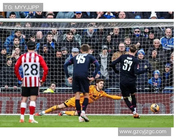 维拉与埃弗顿激战正酣赛场比分悬念迭起引人关注